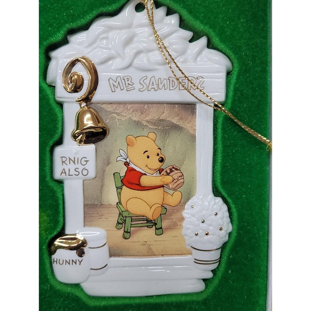 Vintage 1996 Walt Disney Collectors Society Holiday Ornament Winnie the Pooh - Picture 2 of 3